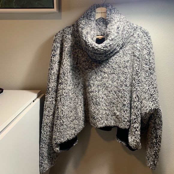 FREE‎ PEOPLE  |  Sherpa Pullover Cowl - Picture 3 of 9